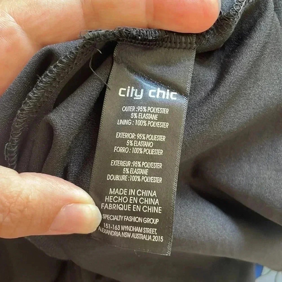 City Chic Black Romper Keyhole Pockets Sz XL - Picture 8 of 8